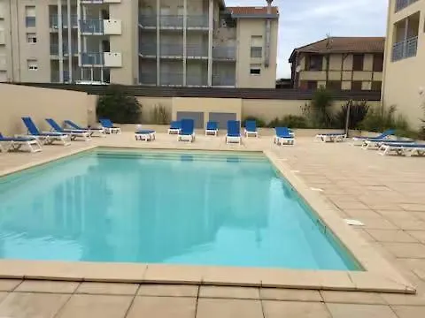 Studio Proche Ocean Dans Residence 3 Etoiles Avec Piscine Et Parking Prive